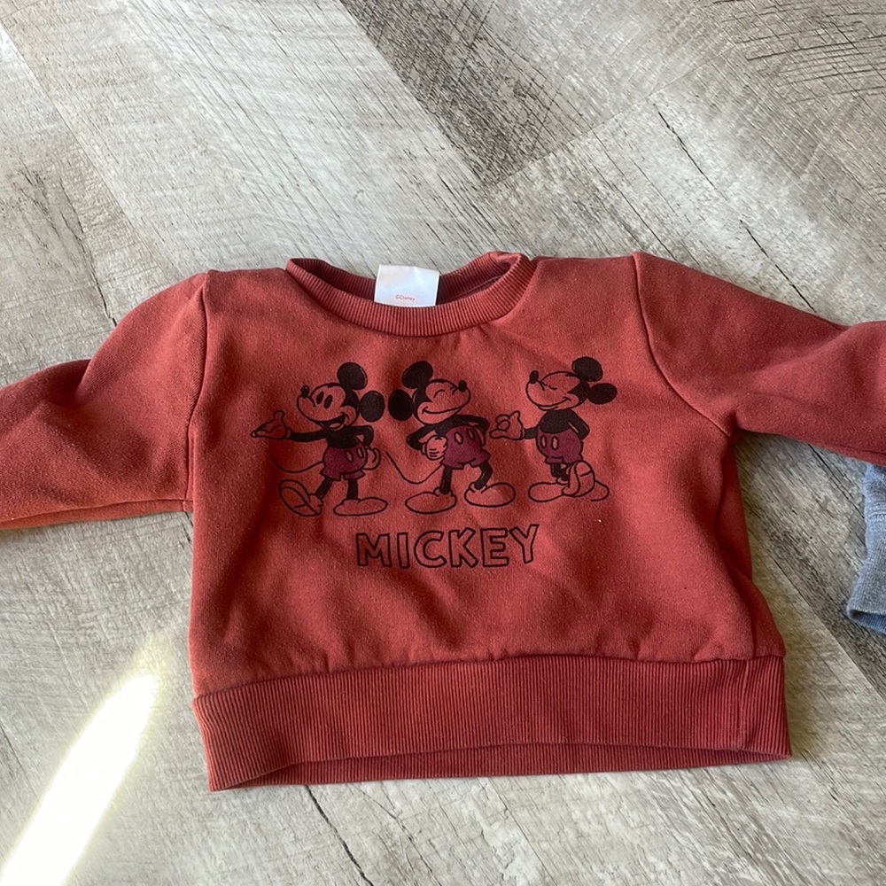 Mickey sweatshirt
